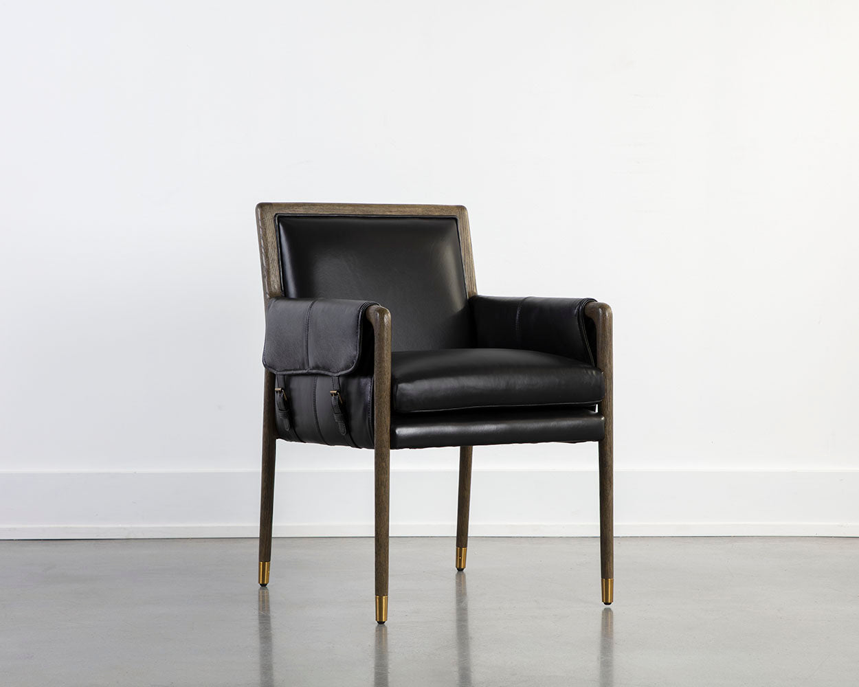 Mauti Armchair