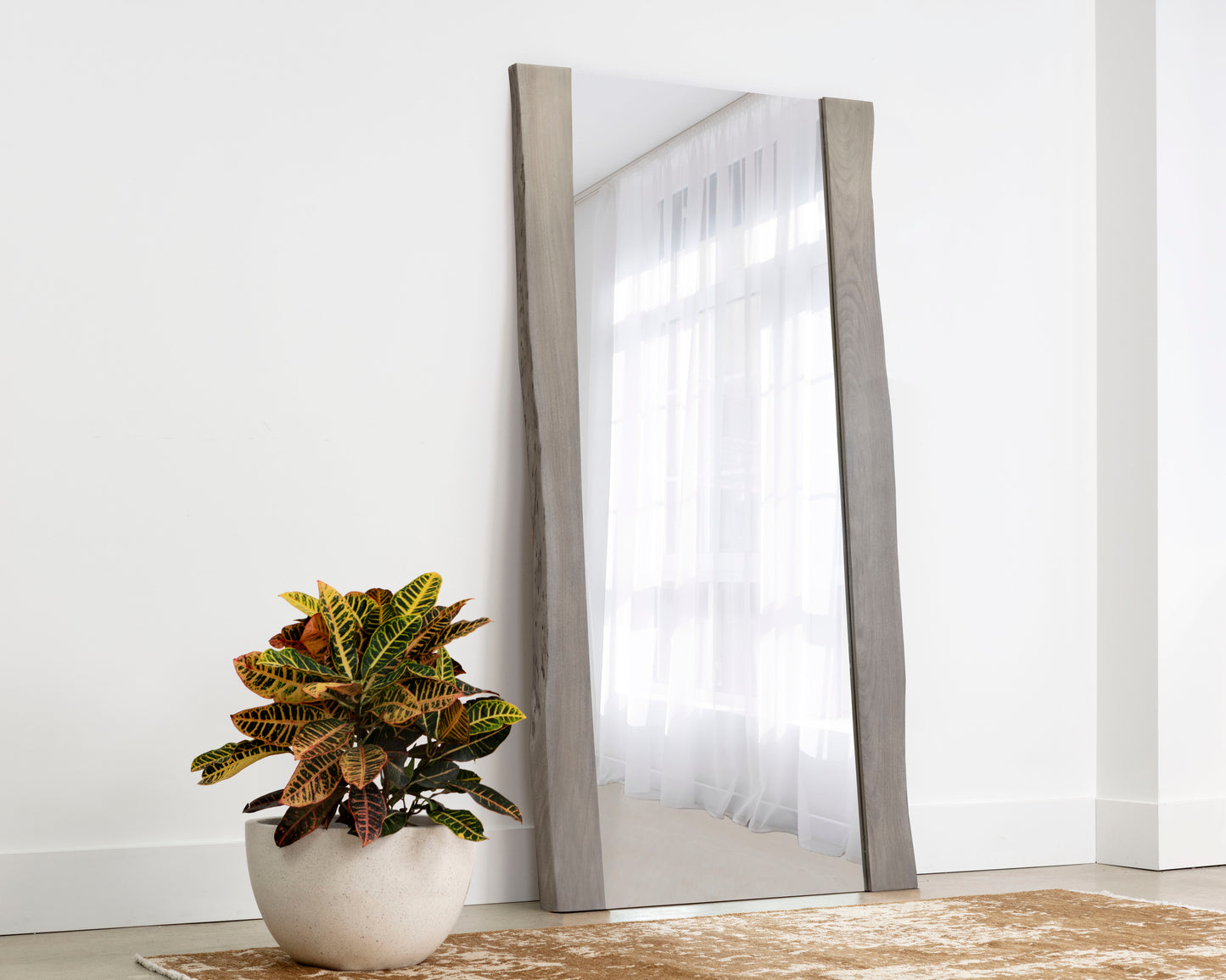 NAHLA FONTANA FLOOR MIRROR - GREY