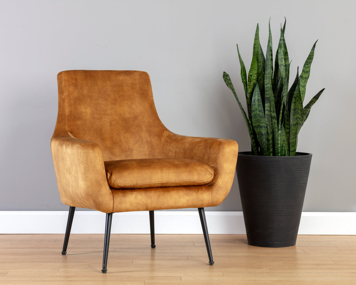 NAHLA ALETTA LOUNGE CHAIR - NONO TAPENADE GOLD