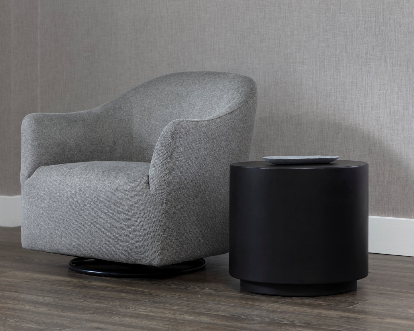 NAHLA RUBIN END TABLE - BLACK