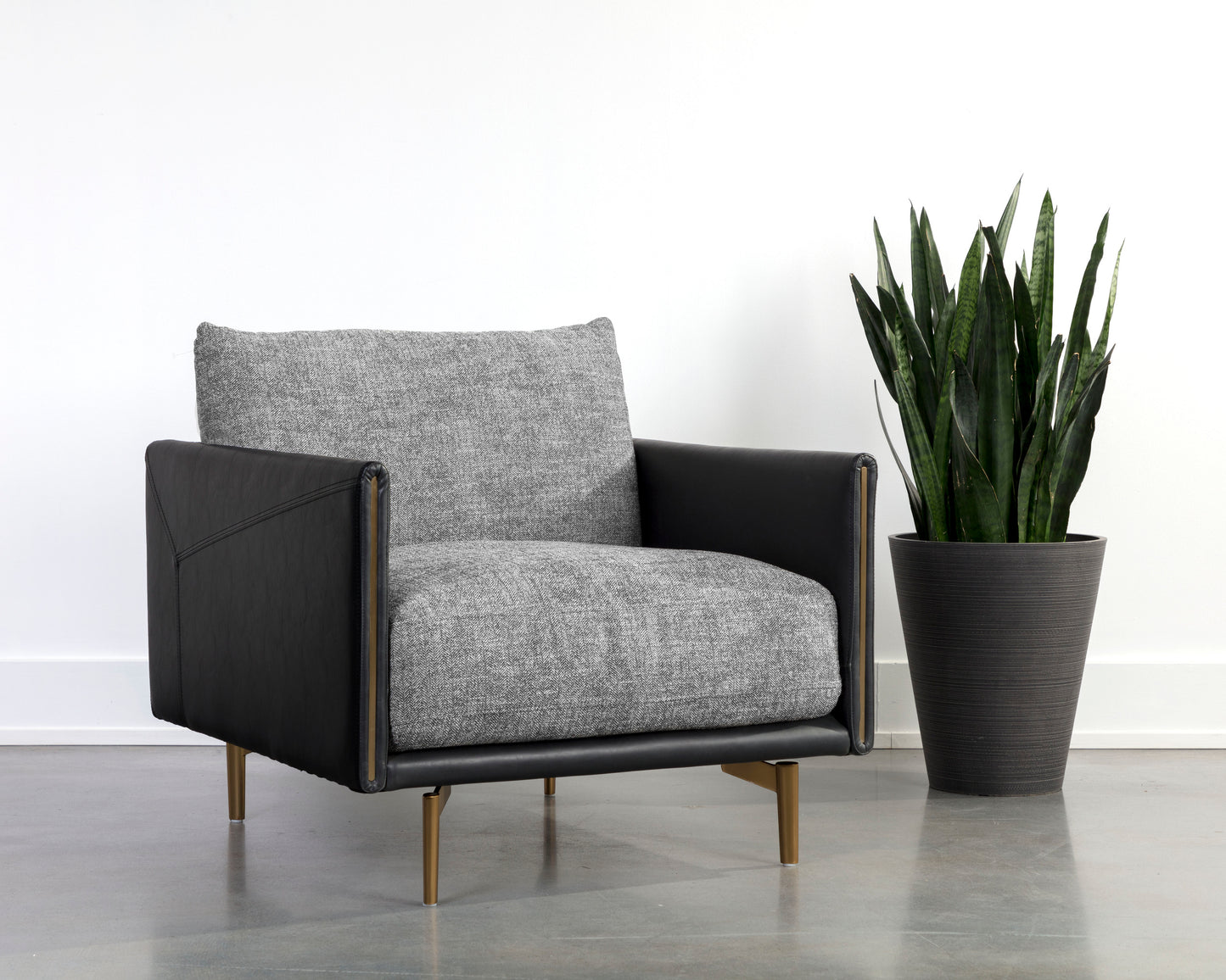 NAHLA ASHI ARMCHAIR - NASH ZEBRA / COAL BLACK