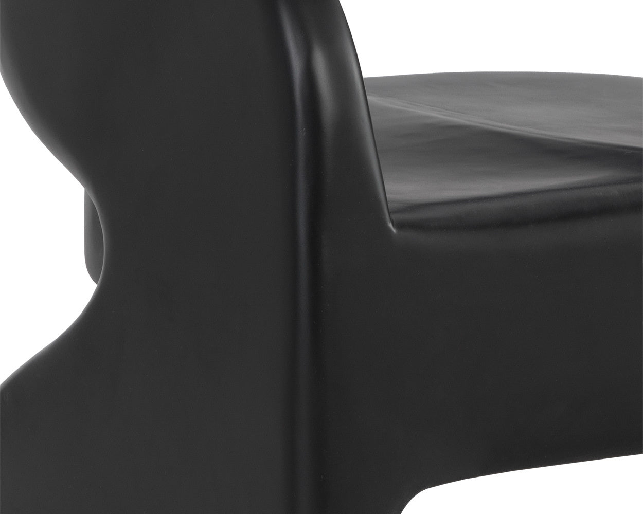 NAHLA CURA LOUNGE CHAIR