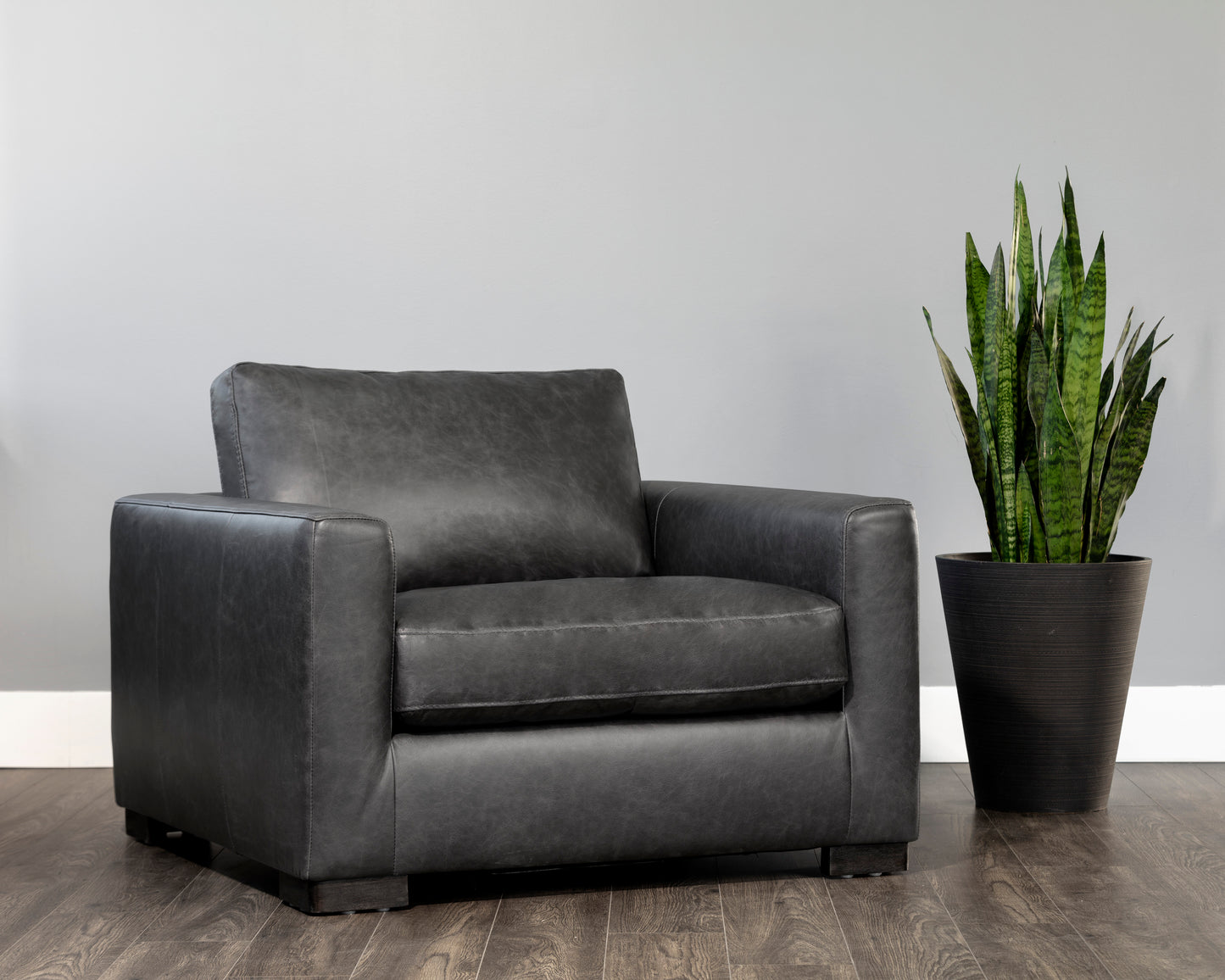 NAHLA BAYLOR ARMCHAIR - MARSEILLE BLACK LEATHER