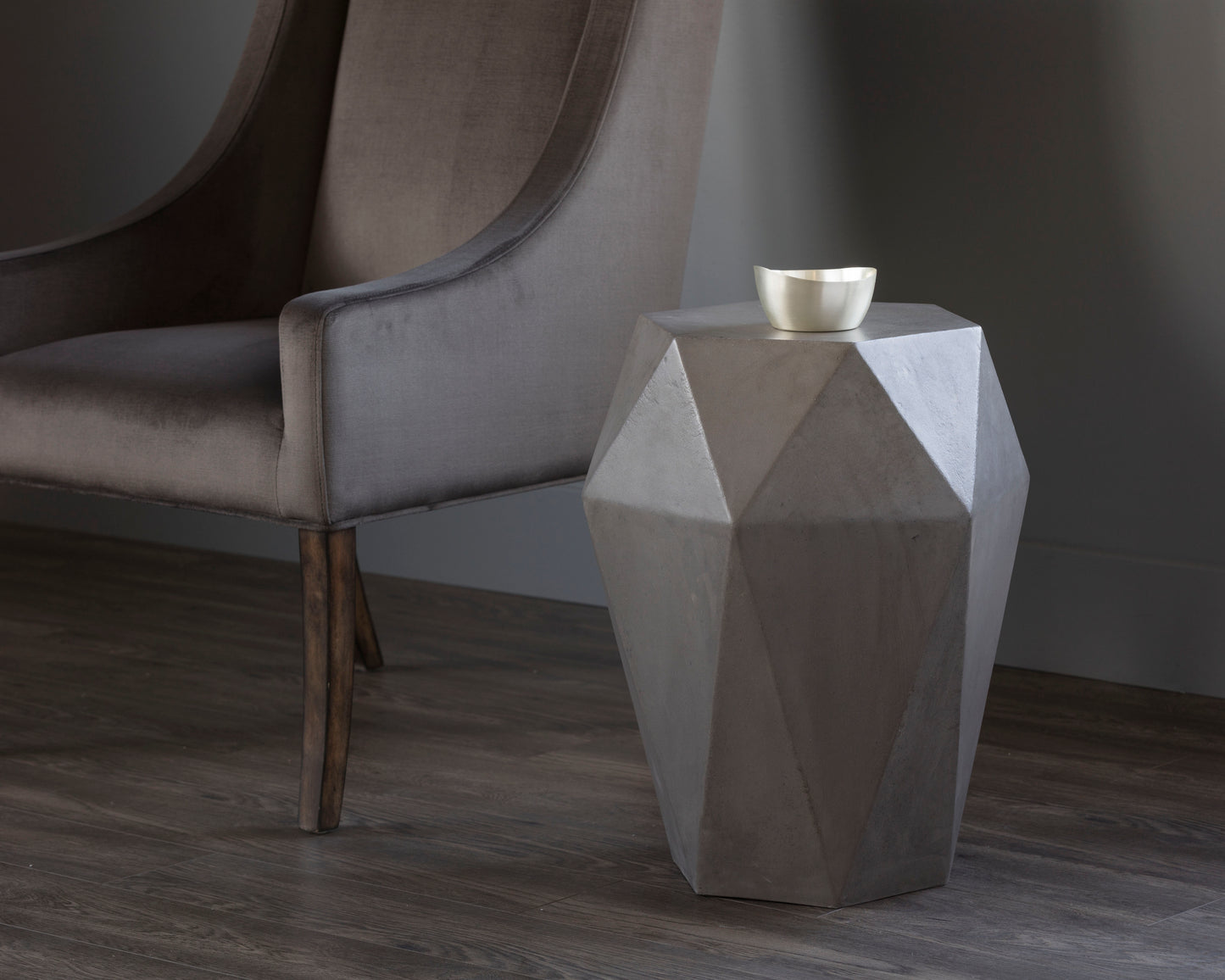 NAHLA CONSTANCE END TABLE