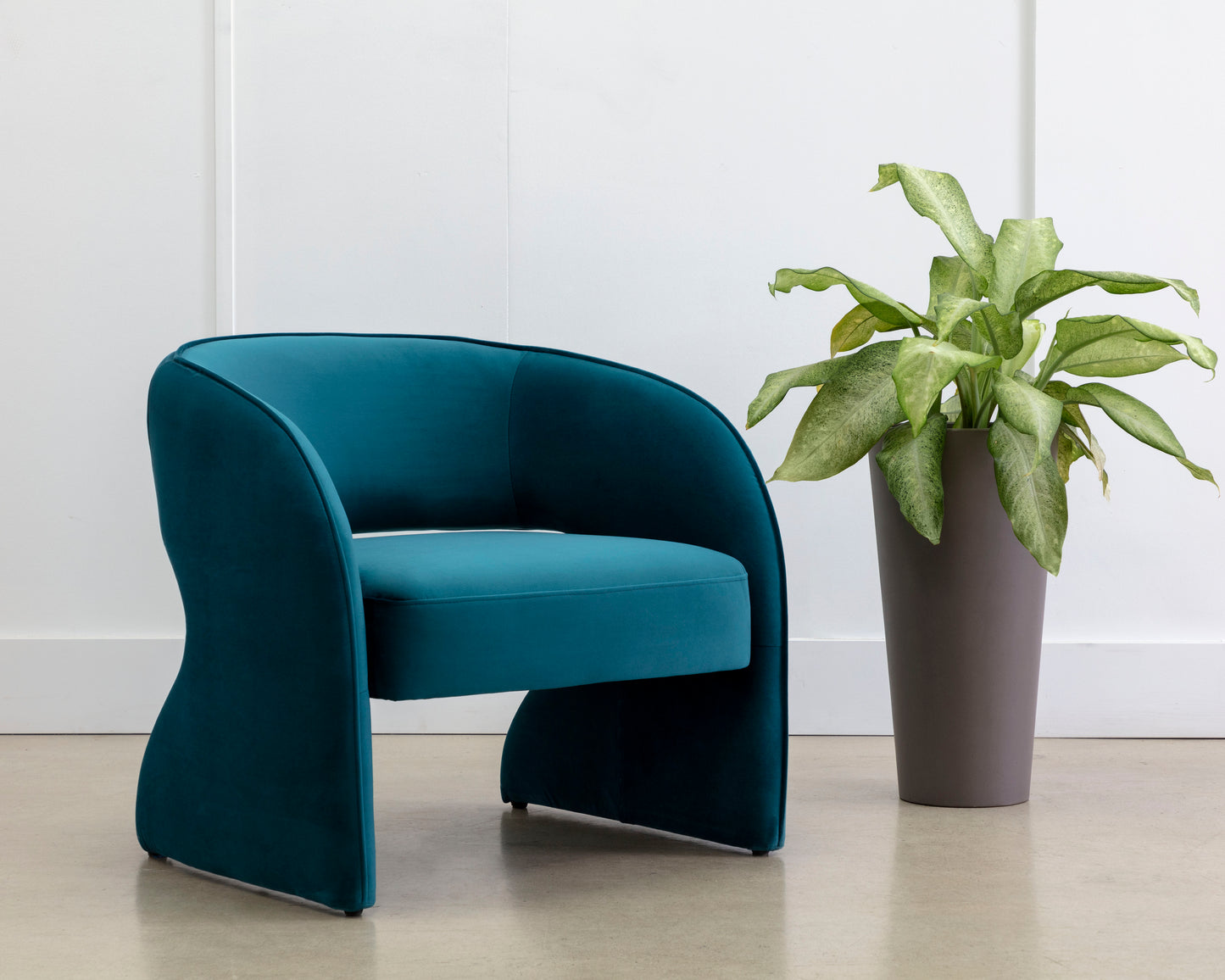 NAHLA ROSALIA LOUNGE CHAIR - TIMELESS TEAL