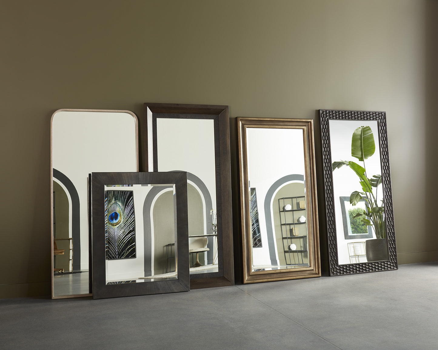 NAHLA CALABASAS FLOOR MIRROR - BRASS
