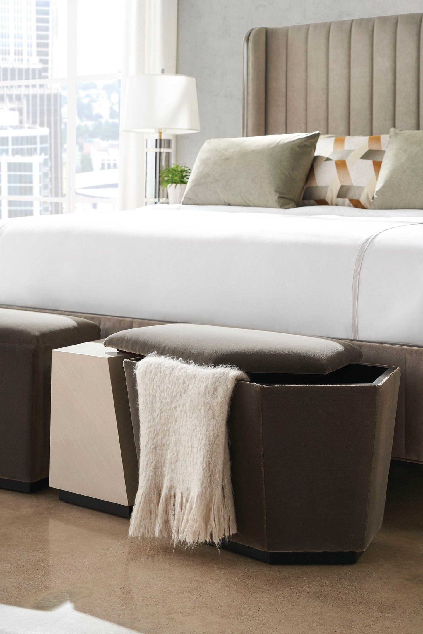 CONTINUUM KING BED