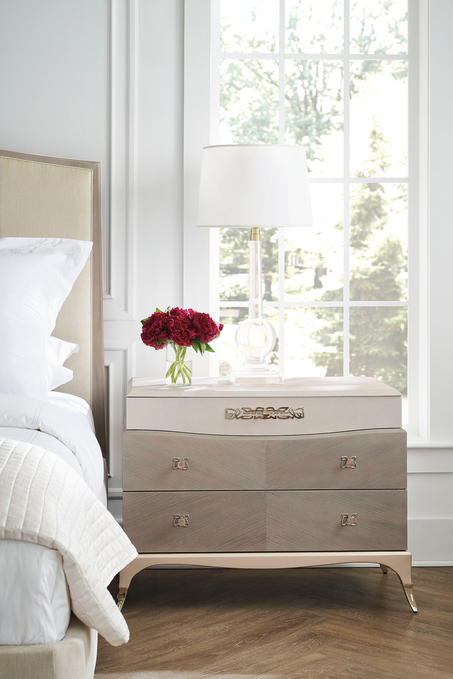 CRESCENDO UPH KING BED