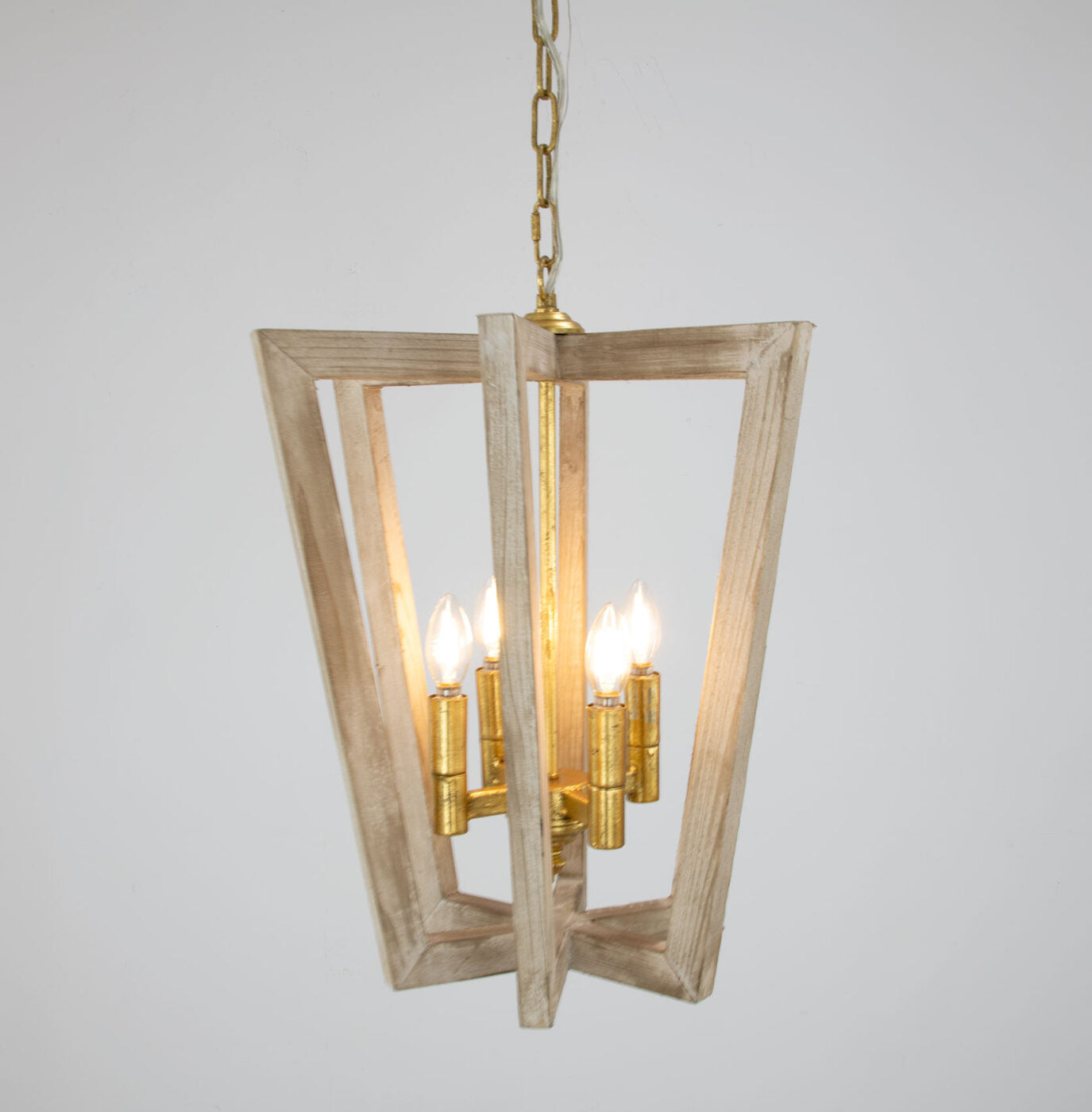 HD133 Natural and Gold Lantern