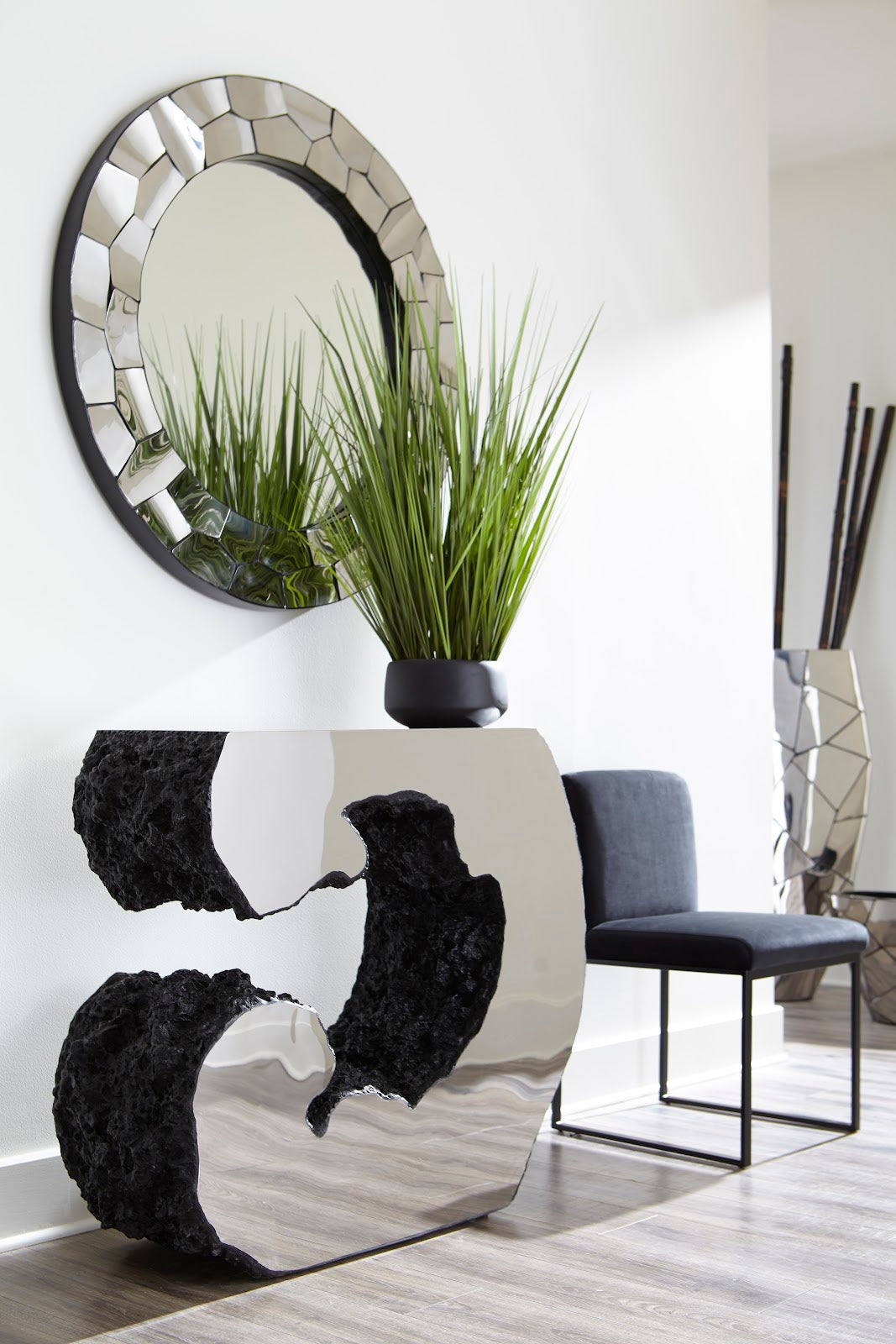 Crazy Cut Mirror, Round, Stainless Steel