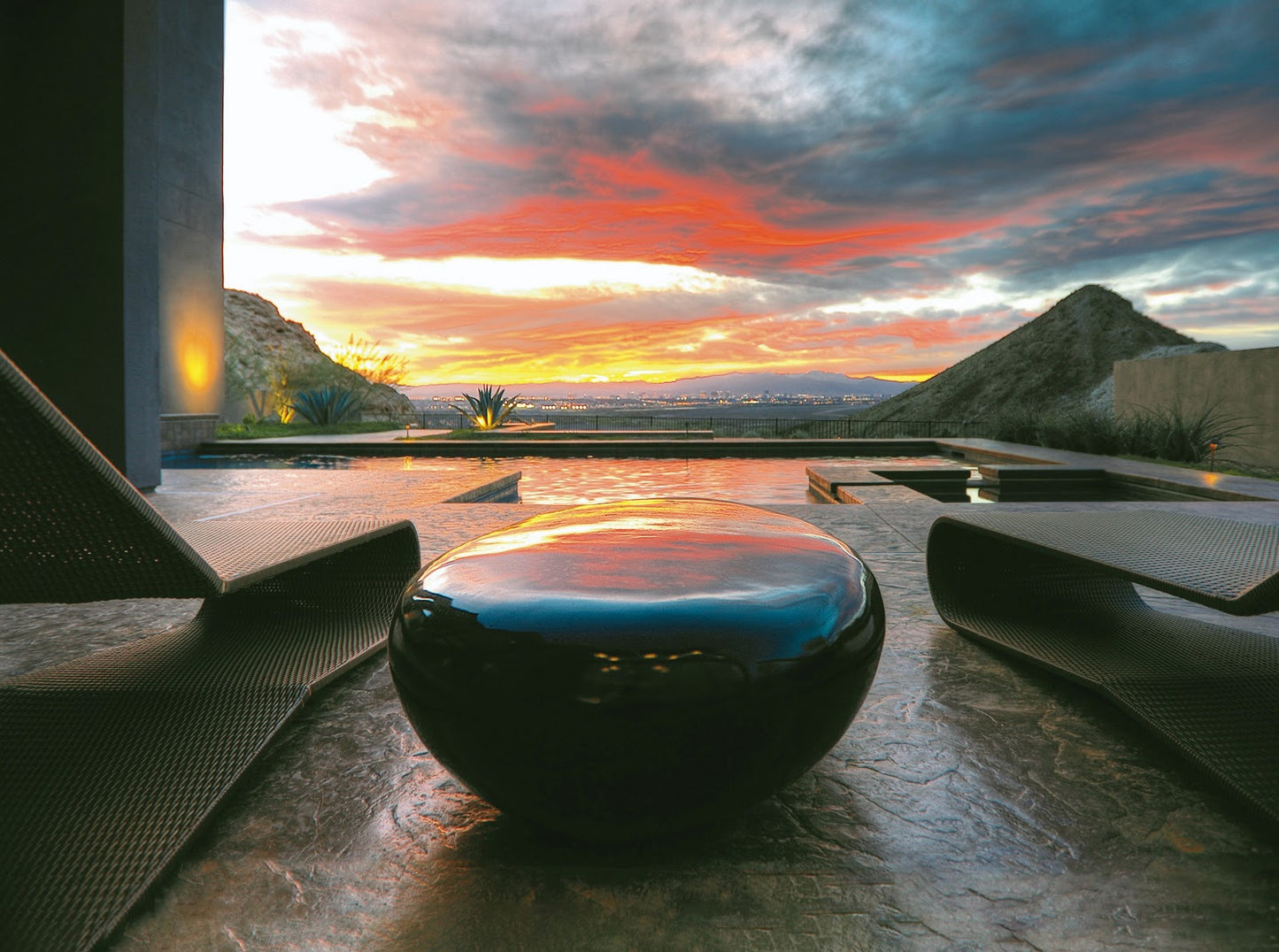 River Stone Coffee Table, Gel Coat Black, Large