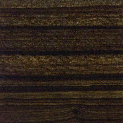 THE SVELTE CHAIR