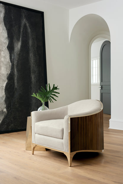THE SVELTE CHAIR