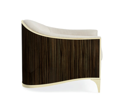 THE SVELTE CHAIR