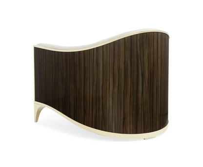 THE SVELTE CHAIR