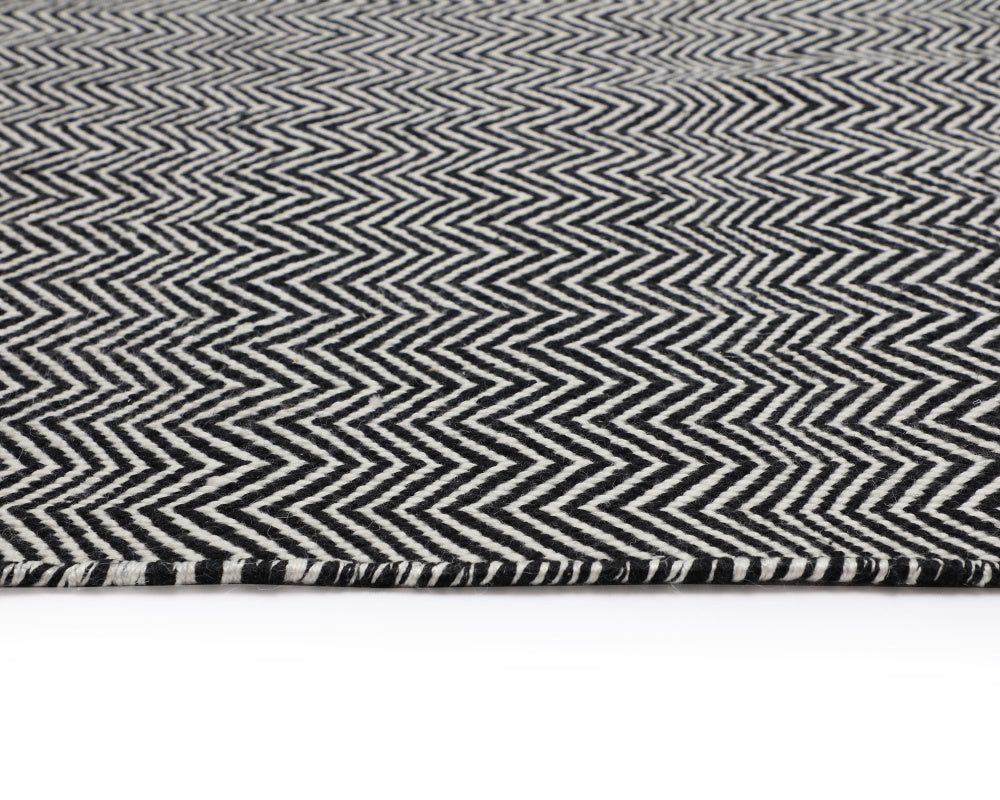 NAHLA CUSCO HAND-WOVEN RUG - BLACK / WHITE - 8' X 10'