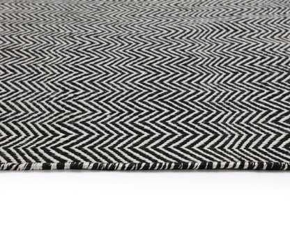 NAHLA CUSCO HAND-WOVEN RUG - BLACK / WHITE - 8' X 10'