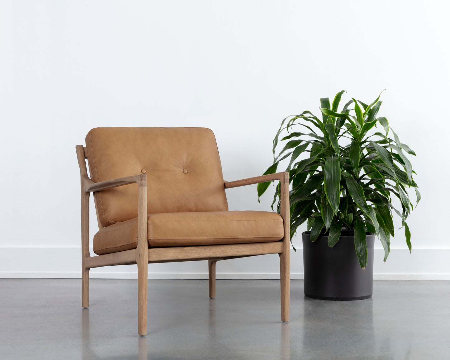 NAHLA GILMORE LOUNGE CHAIR - LIGHT OAK - SAHARA CAMEL LEATHER