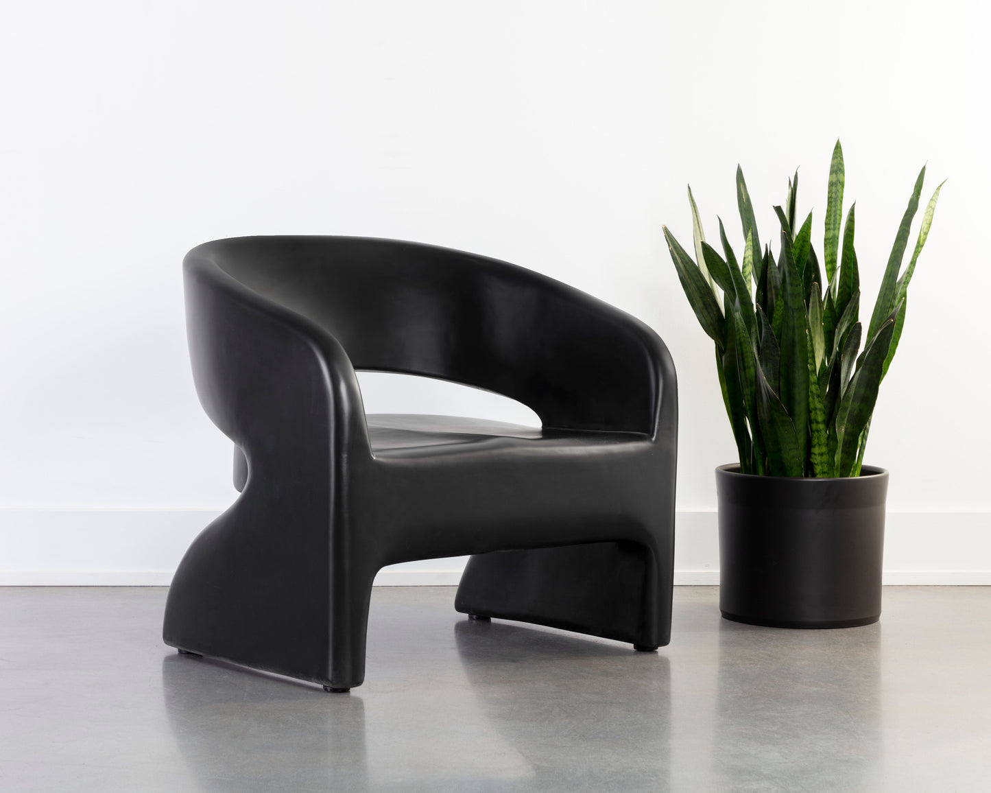 NAHLA CURA LOUNGE CHAIR