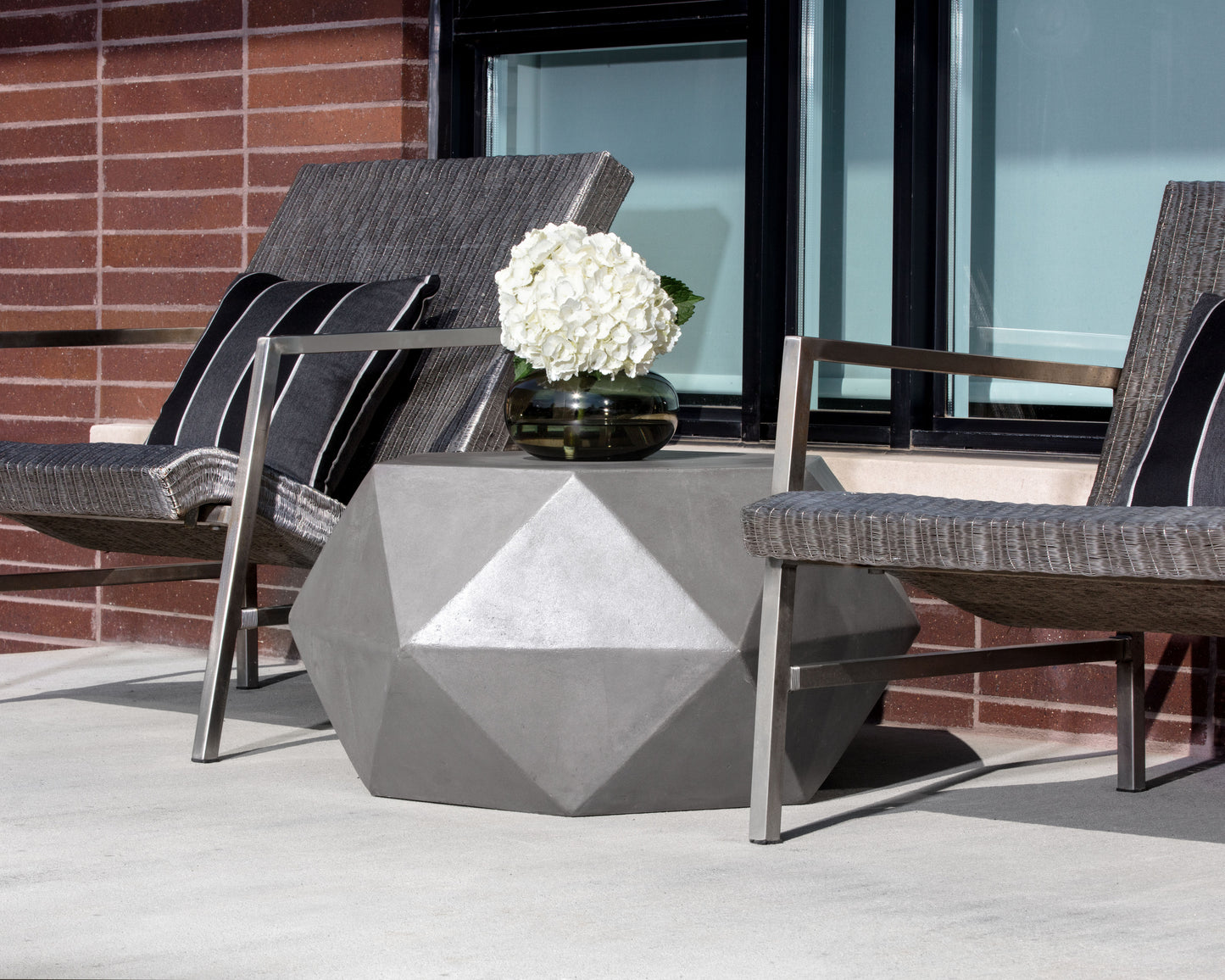 NAHLA CONSTANCE COFFEE TABLE